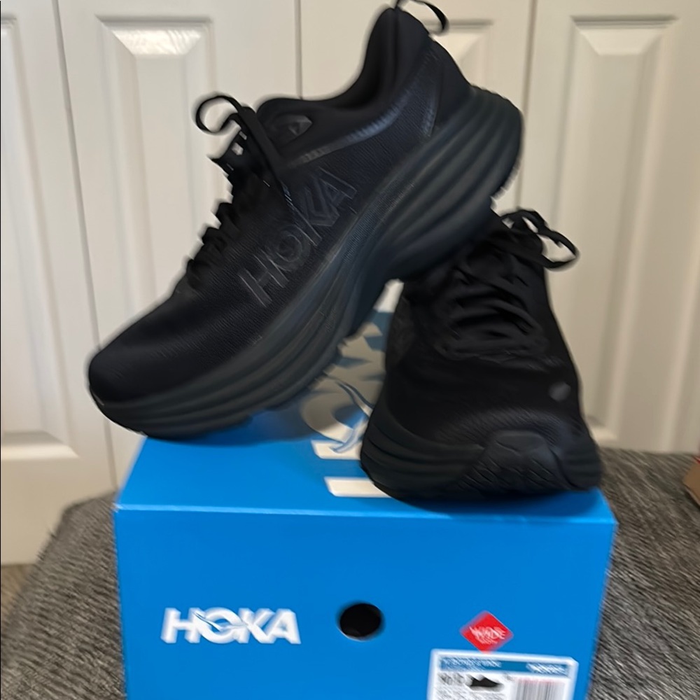 BRAND NEW Hoka Bondi 8 Black Athletic Shoes Size 10 Wide